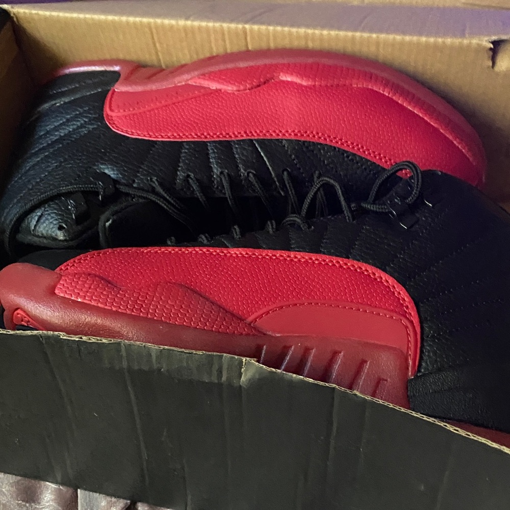Jordan Athletic Shoes Black and Red 12 Retro  2019 year back to school !